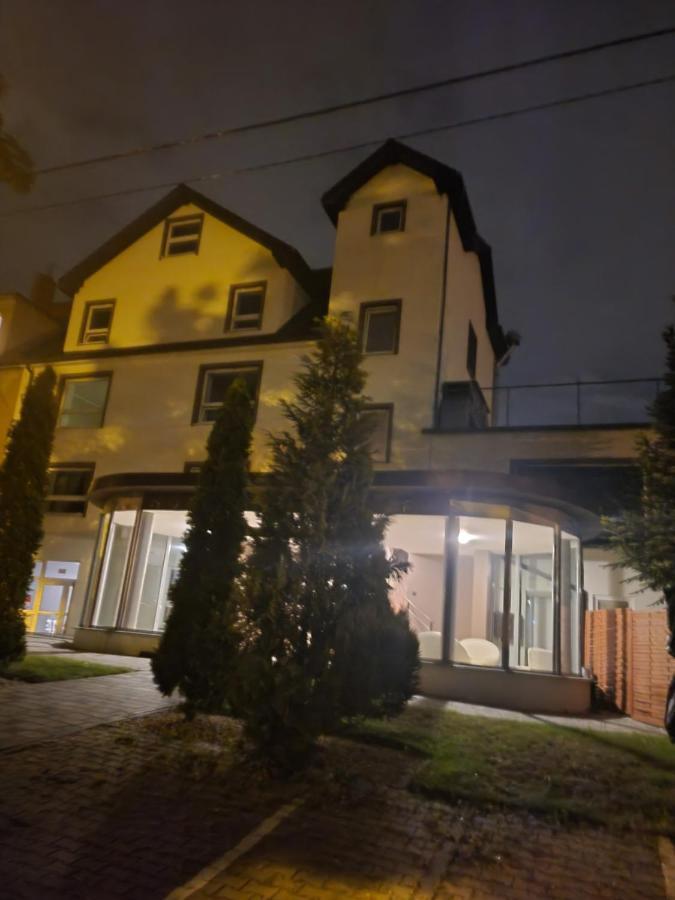 Villa Ventana 2 City Free Parking Sniadanie W Cenie 503 18 18 11 Poznań Exterior foto